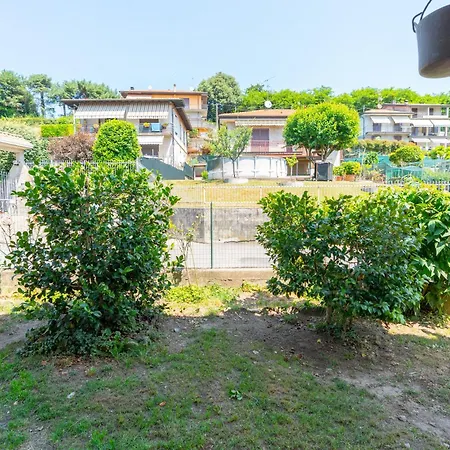 House Of Camellias - Ground Floor With Garden Lejlighed Besozzo