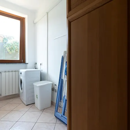 House Of Camellias - Ground Floor With Garden Appartement Besozzo