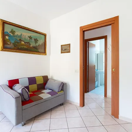 House Of Camellias - Ground Floor With Garden