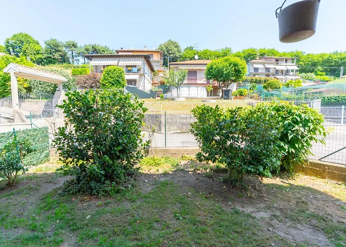 House Of Camellias - Ground Floor With Garden Apartamento Besozzo