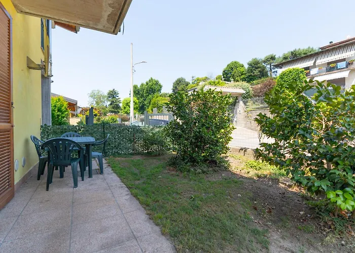 House Of Camellias - Ground Floor With Garden * Besozzo