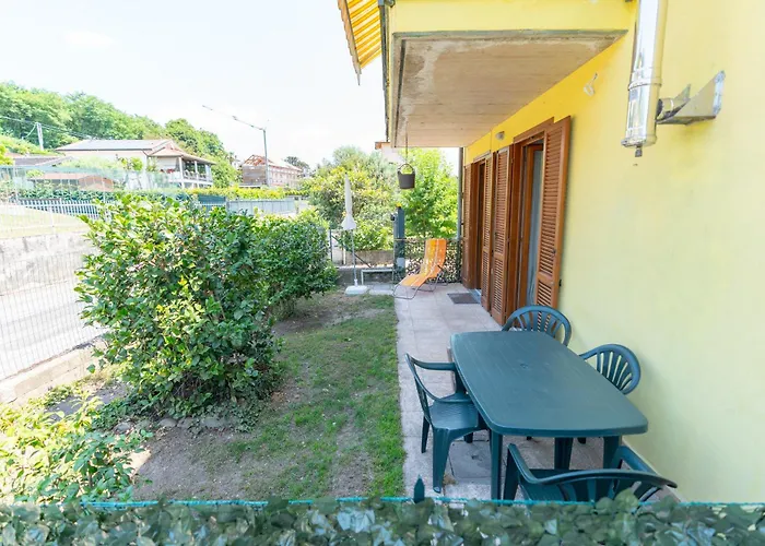 House Of Camellias - Ground Floor With Garden Besozzo