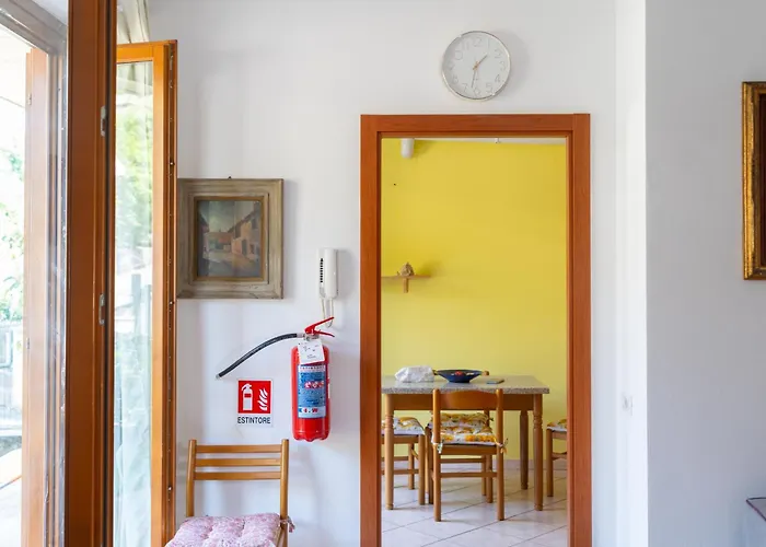 Apartamento House Of Camellias - Ground Floor With Garden Besozzo