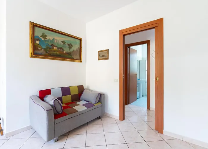 House Of Camellias - Ground Floor With Garden