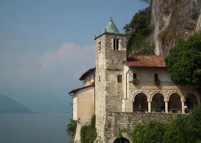 House Of Camellias - Ground Floor With Garden