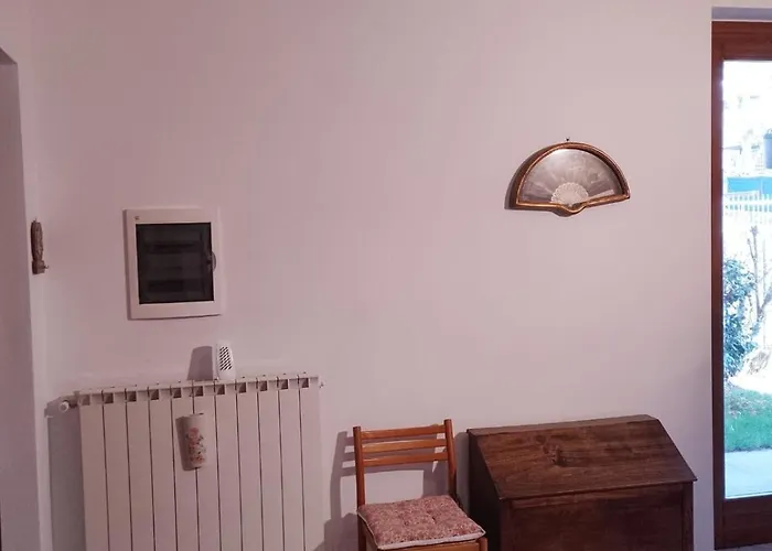 House Of Camellias - Ground Floor With Garden Apartman Besozzo