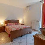 House Of Camellias - Ground Floor With Garden