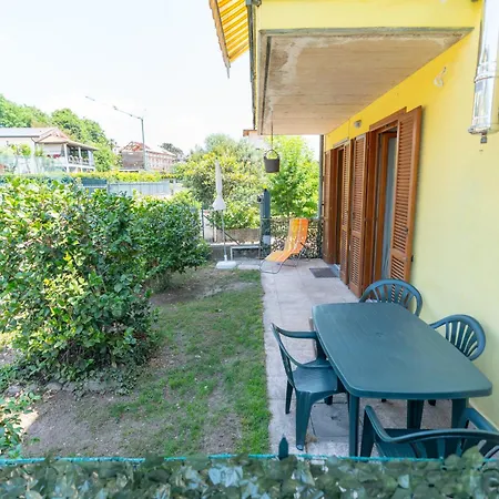 House Of Camellias - Ground Floor With Garden Besozzo