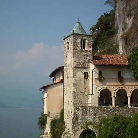 House Of Camellias - Ground Floor With Garden