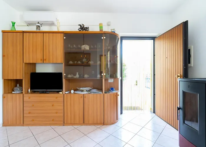 House Of Camellias - Ground Floor With Garden * Besozzo