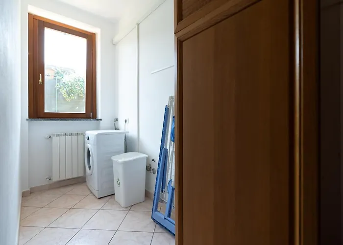 House Of Camellias - Ground Floor With Garden Appartement Besozzo